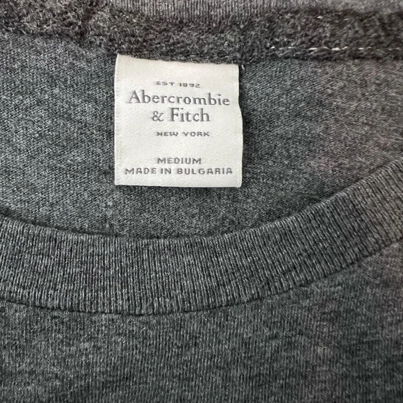 🫎Abercrombie & Fitch Charcoal Graphic A&F Y2K Tee - Picture 5 of 7